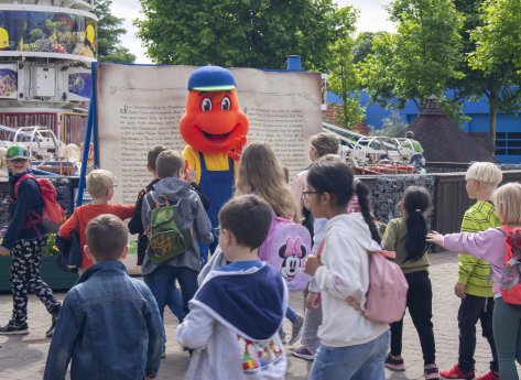 Spaß mit Kernie im Wunderland Kalkar Freizeitpark©Wunderland Kalkar.jpg
