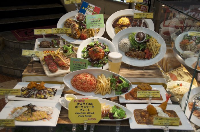 Plastikauslagen Essen (c) Antje Papist-Matsuo.JPG