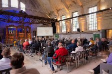 Gesundes Bauen heißt nicht nur, die richtigen Materialien auszuwählen - sondern auch: bedeutende Aspekte in der Planung zu berücksichtigen. Welche das sind, erfuhren die Teilnehmer beim 