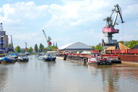 Der Hafen in Regensburg: Die Nummer 1 unter den bayerischen Donauhäfen. Foto: obx-news