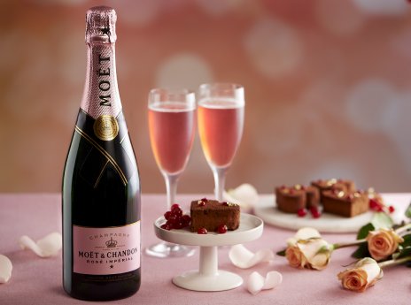 Emirates_Valentines_Day-Lounge_Champagne.jpg