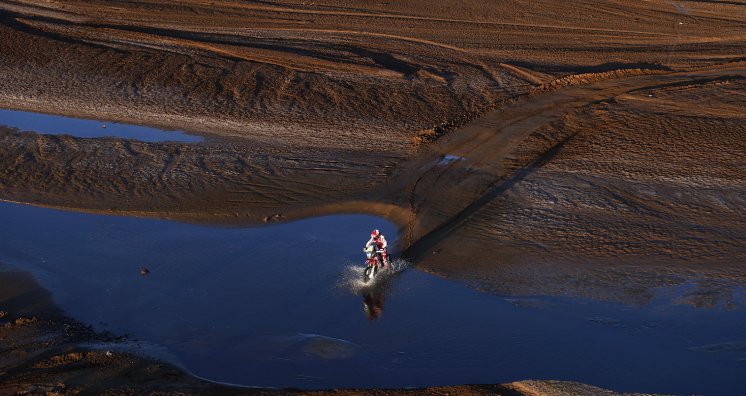 1_Rallye Dakar_2016_credit_hondaracingcorporation.jpg