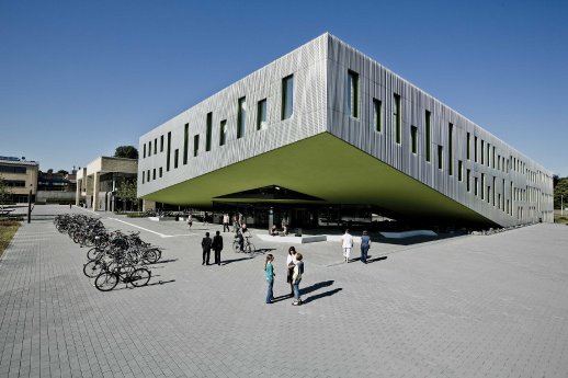 Neues Hoersaalgebaeude Campus Westerberg.jpg