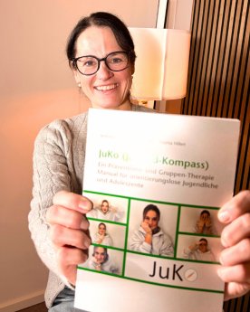 Dr. Carolin Göhre präsentiert Orientierugsprogramm JugendKompass.png
