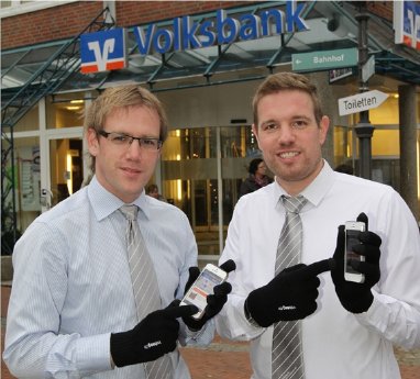 Volksbank-startet-Facebook-Seite_Touchscreen-Handschuhe-als-Willkommensgeschenk-fuer-Fans.jpg