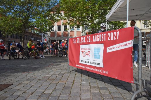 Erlangen fährt Rad am Erlanger Marktplatz © Rainer Krugmann (2).jpg