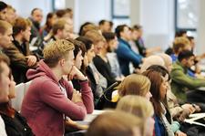 Studierende während der Erstsemesterbegrüßung an der FH Lübeck / Autor: Fachhochschule Lübeck