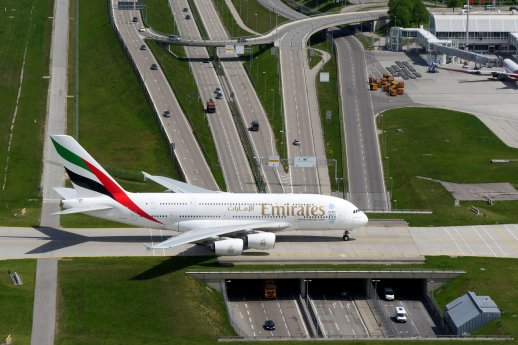 Emirates_A380_in_M%C3%BCnchen_Credit_Flughafen_Muenchen.jpg