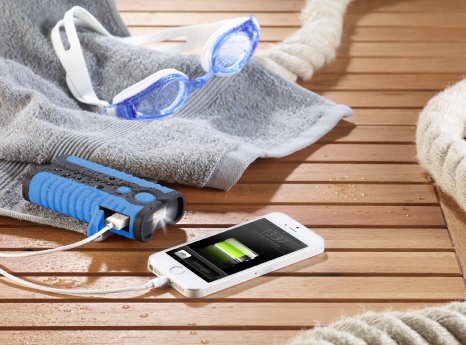 PX-4966_5_revolt_IP65_Wasserfeste_Outdoor-Powerbank_5.200_mAh_mit_LED-Lampe.jpg