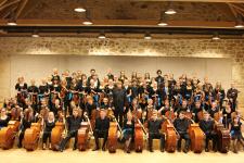 Deutsche Streicherphilharmonie mit Chefdirigent Wolfgang Hentrich (Foto: VdM / Heiderich)