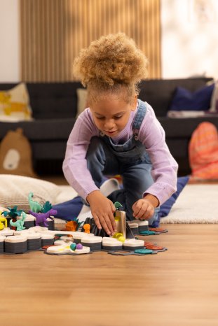 Girl1_Resetting LIFT.jpg