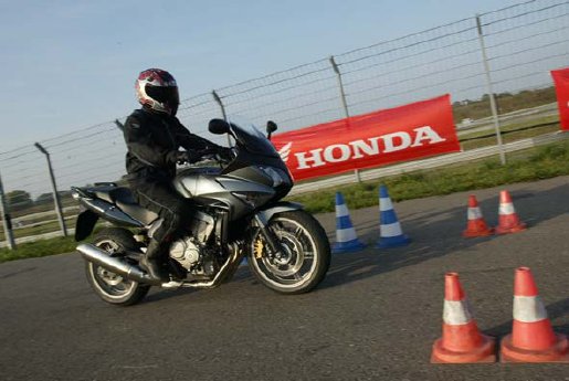 Honda CBF 600 – im Trainingspreis für einen Tag inklusive.bmp
