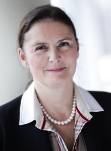Professor Dr. Andrea Meurer, die ärztliche Direktorin der Orthopädischen Universitätsklinik Friedrichsheim in Frankfurt. Laut der aktuellen Ärztebewertung des Magazins FOCUS eine der führenden Spezialistinnen für Hüftgelenksersatz in Deutschland / Foto: Orthopädische Universitätsklinik Friedrichsheim