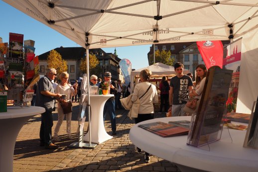 Tourismusmesse am Marktplatz©CM_Thomas Dettweiler.JPG