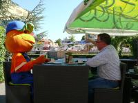 Han und Kernie beim Kaffee 