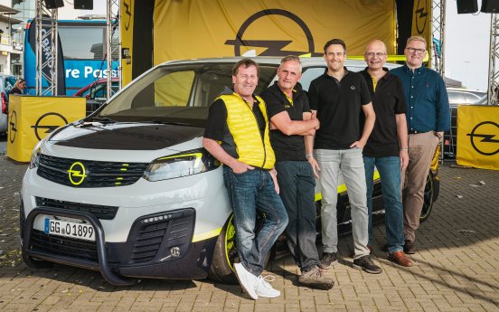 2019-Opel-O-Team-Zafira-Life-507016.jpg