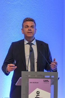 26-09-16_Reg-Konf_Inklusion_Matthias-Heidmeier_Foto-Podehl.jpg