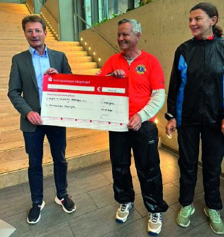 PM_2025_08_04_Tour de Kreisle_Christophsbad spendet 1000 Euro an das Hospiz_CMYK.jpg