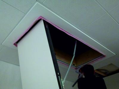 Einfache und sichere Montage: geprüftes Deckenanschluss-System