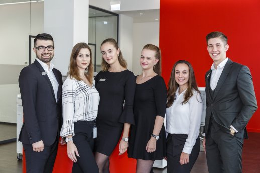 Team Azubi-Filiale Camp King.JPG