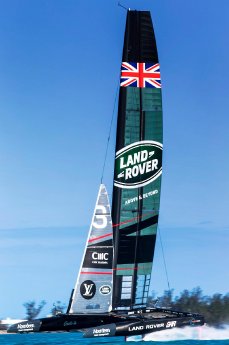 Land_Rover_BAR_R1_Race_Boat_1.jpg