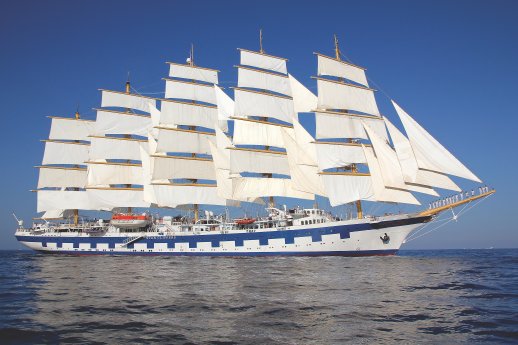 Royal Clipper Seitenansicht.jpg