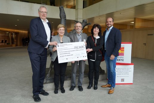 Symbolische Scheckübergabe zur Sanierung der Stadtkirche Schönau.JPG