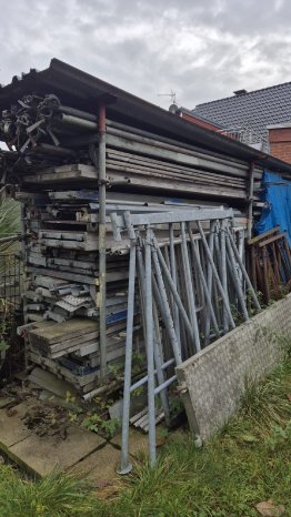 Stillgelegte Altfahrzeuge beim Schrotthändler aus Hürth Entsorgen lassen.jpg