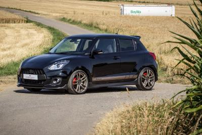 Barracuda Racing Wheels Europe: Kraftzwerg auf schicken Barracudas: Shoxx am Suzuki Swift Sport