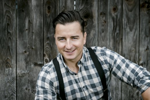 andreas-gabalier-best-of-pressefoto-3 universal music chris heidrich.jpg