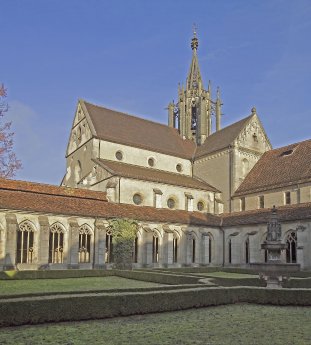 kreuzgangundkirchebebenhausen.jpg