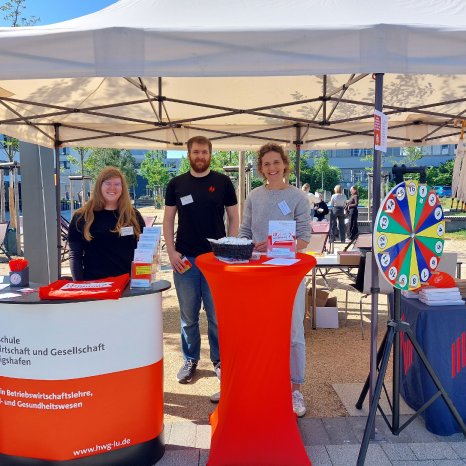 20260509_Infostand.jpg