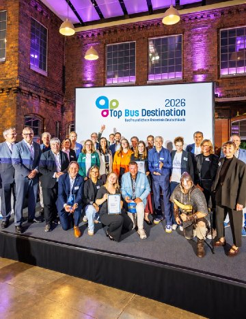 Gruppenfoto_Preisverleihung_TBD_26_Hochformat©bdo.jpg