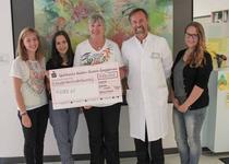 P.v.l.n.r.: Jacqueline Streb, Alessia Marotta, Gudrun Schütte, Prof. Dr. Joachim Kühr, Katharina Eckhardt; Bildquelle: P. Geiger, Städtisches Klinikum Karlsruhe
