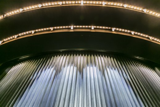 Der eiserne Vorhang ist geschlossen Theater Heilbronn Foto Jochen Quast.jpg