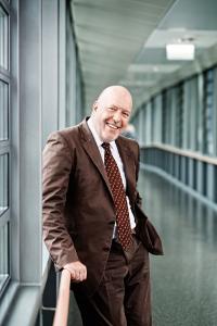 Prof. Dr. med. Dr. h. c. Diethelm Tschöpe, Mitglied im Wissenschaftlichen Beirat der Deutschen Herzstiftung, Klinikdirektor im Herz- und Diabeteszentrum NRW in Bad Oeynhausen (Foto: Stiftung DHD/ Heinz Heiss)