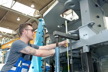 Das Auftragspolster der Zulieferbetriebe ist dünner geworden. Im zweiten Quartal verzeichneten knapp 60 Prozent der Metall- und Elektrobetriebe weniger Bestellungen. Foto: AMH