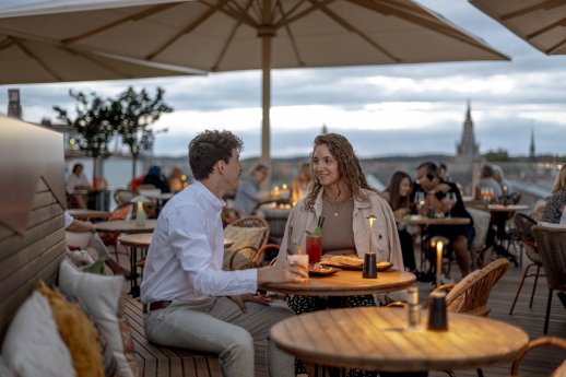 Konstanz-Restaurant-Glorious-Bastards-Terrasse-Essen-Trinken-Cocktail-Abend-Paar-04_Copyrig.jpg