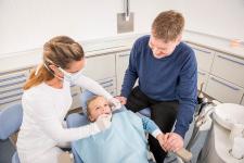 Zahnvorsorge wird bei der BIG für Kinder und Erwachsene mit bis zu 25 Euro im Jahr vergütet. (BIG direkt gesund/Foto Markus Mielek/Abdruck honorarfrei)