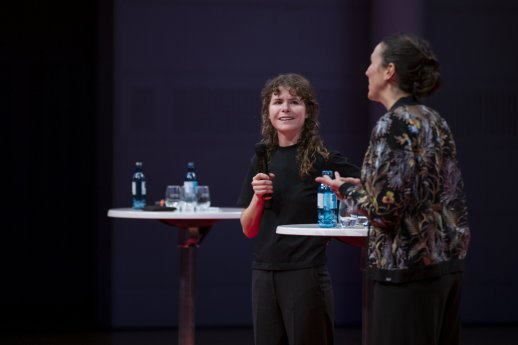 2025-11-06-Preisverleihung-27-Bundespreis-für-Kunststudierende-Ausstellungseröffnung-037 ©Sarah.jp