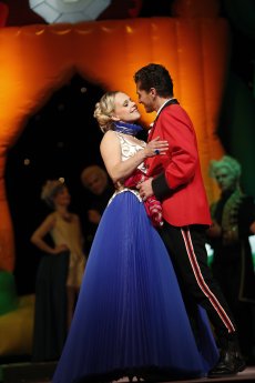 Die Große Sünderin_Sibylla (Lilli Wünscher) und Reiteroberst von Schrenk (Adam Sanchez)©Ida Zenn.jpg