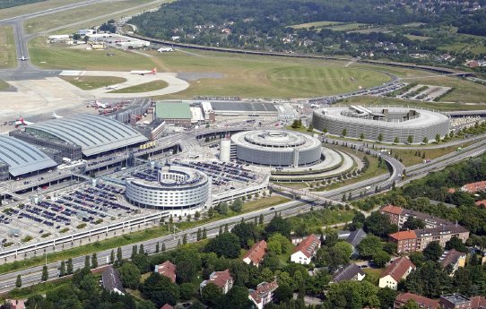 Neues Parkhaus P1_ rechts im Bild_ aus der Vogelperspektive.jpg