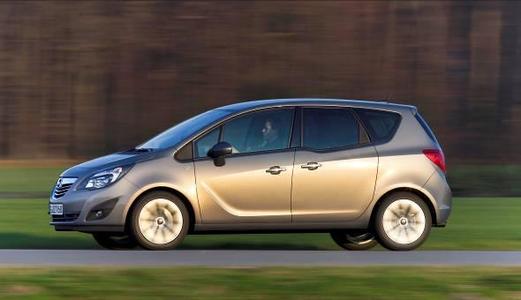 Erfolgreicher Flexibilitäts-Champion: Der Opel Meriva ist der bestverkaufte Van seiner Klasse in Europa. Eines seiner Alleinstellungsmerkmale sind gegenläufig öffnende Fondtüren (FlexDoors), die für besonders bequemes und sicheres Einsteigen sorgen