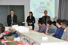 (v.l.) Jörn Krüger, Schulleiter Emil-Possehl-Schule, FH Präsidentin Dr. Muriel Kim Helbig und LINKplus-Initiator Prof. Dr. Klaus-Peter Wolf-Regett, FH Lübeck bei der Begrüßung