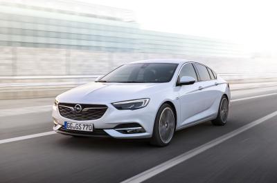 Opel-Jahresrückblick 2017: Coupéhafte Limousine mit sportlicher Eleganz: Der Opel Insignia Grand Sport führt die Flaggschiff-Tradition von Opel fort