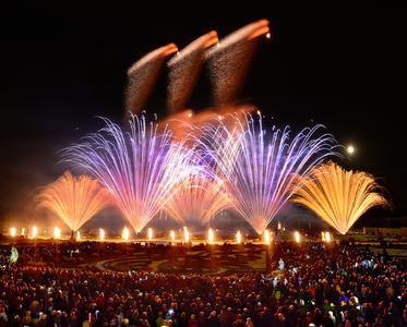Spektakuläre Feuerwerkskunst im wunderschönen Ambiente der Herrenhäuser Gärten: Der 23. Internationale Feuerwerkswettbewerb in Hannover präsentiert Pyrotechnik-Teams von Weltrang / Foto: Hassan Mahramzadeh