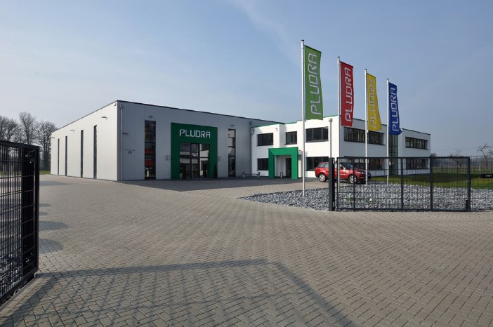 Firmensitz der PLUDRA GmbH in Celle_Europas groeßter Urnen_Hersteller und Sarglieferant_Fot.jpg