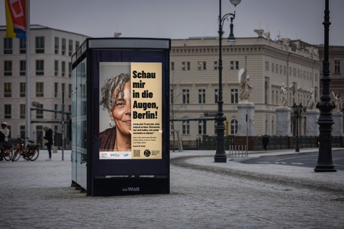 Schau mir in die Augen, Berlin - leschbische Frau.jpg