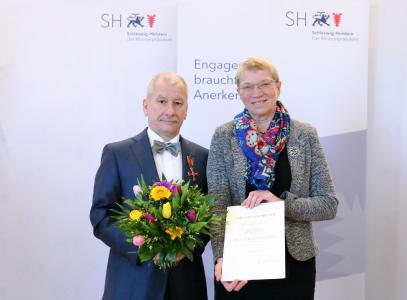 Prof. Dr. Hans-Dieter Reusch mit Ministerin Anke Spoorendonk; Foto Taurit: Prof. Dr. Rudolf Taurit mit Ministerin Anke Spoorendonk / Foto: FH Lübeck