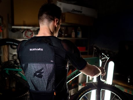 bluegrass-mtb-armour-back-shoulder-d3o-action2.jpg
